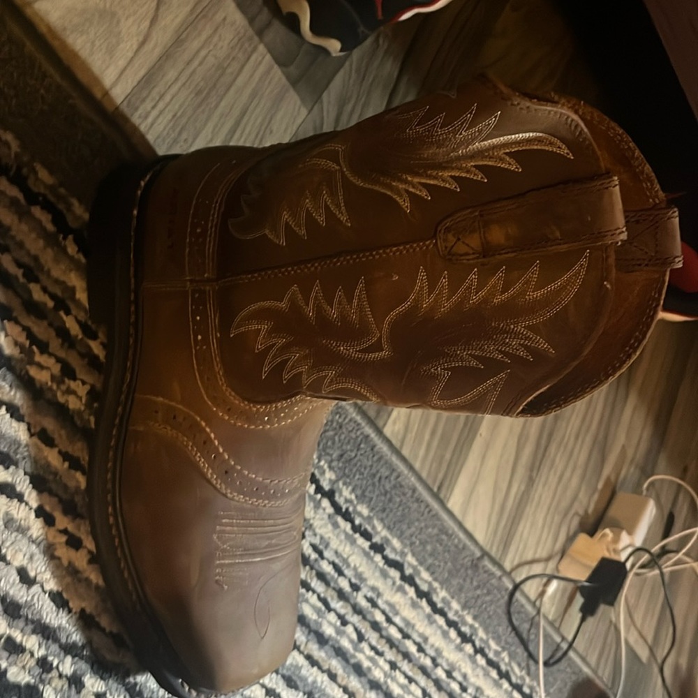 Ariat ground breaker work boots. Worn once. Still brand new , perfect